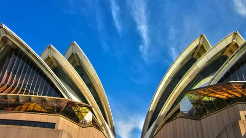 勇士狂飙4分钟狂揽19分，鹈鹕防守溃败！