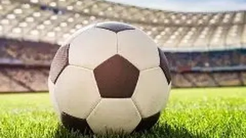 《神秘换人幕后：格拉斯纳释疑，格伊周日火力全开迎战曼联！》